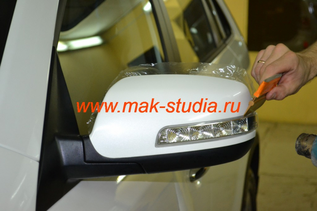 Нанесение защитной антигравийной плёнки на авто